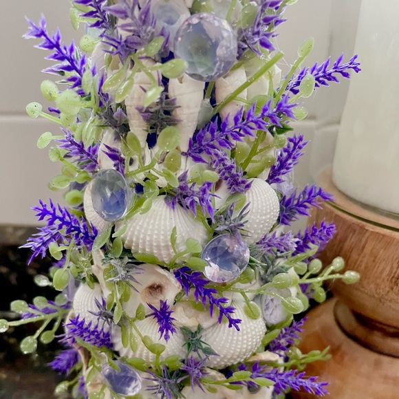 Handmade shell tree decor - Picture 2 of 5